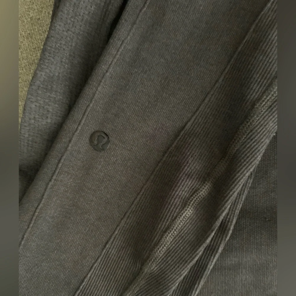 LuLuLemon cropped leggings - Picture 3 of 4
